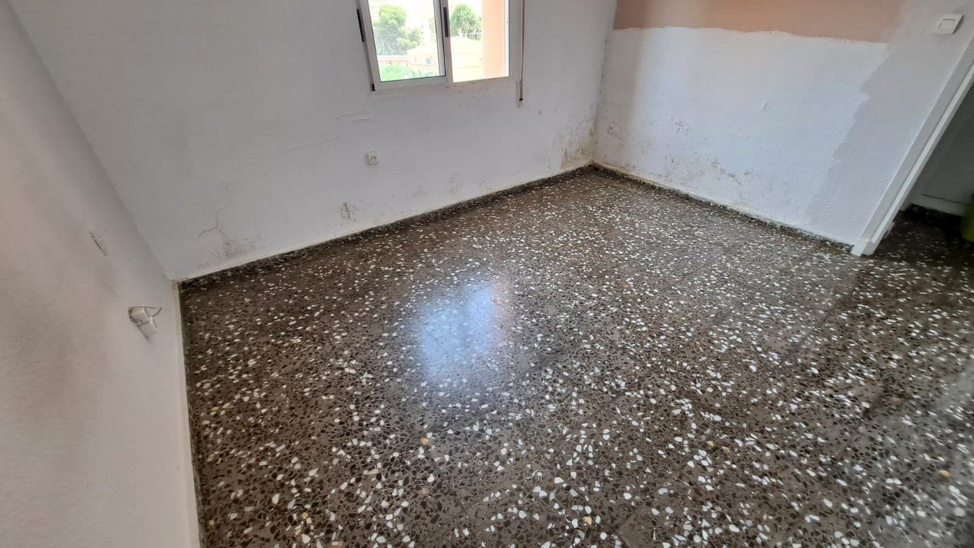 Flat on Calle Cataluña — image 11